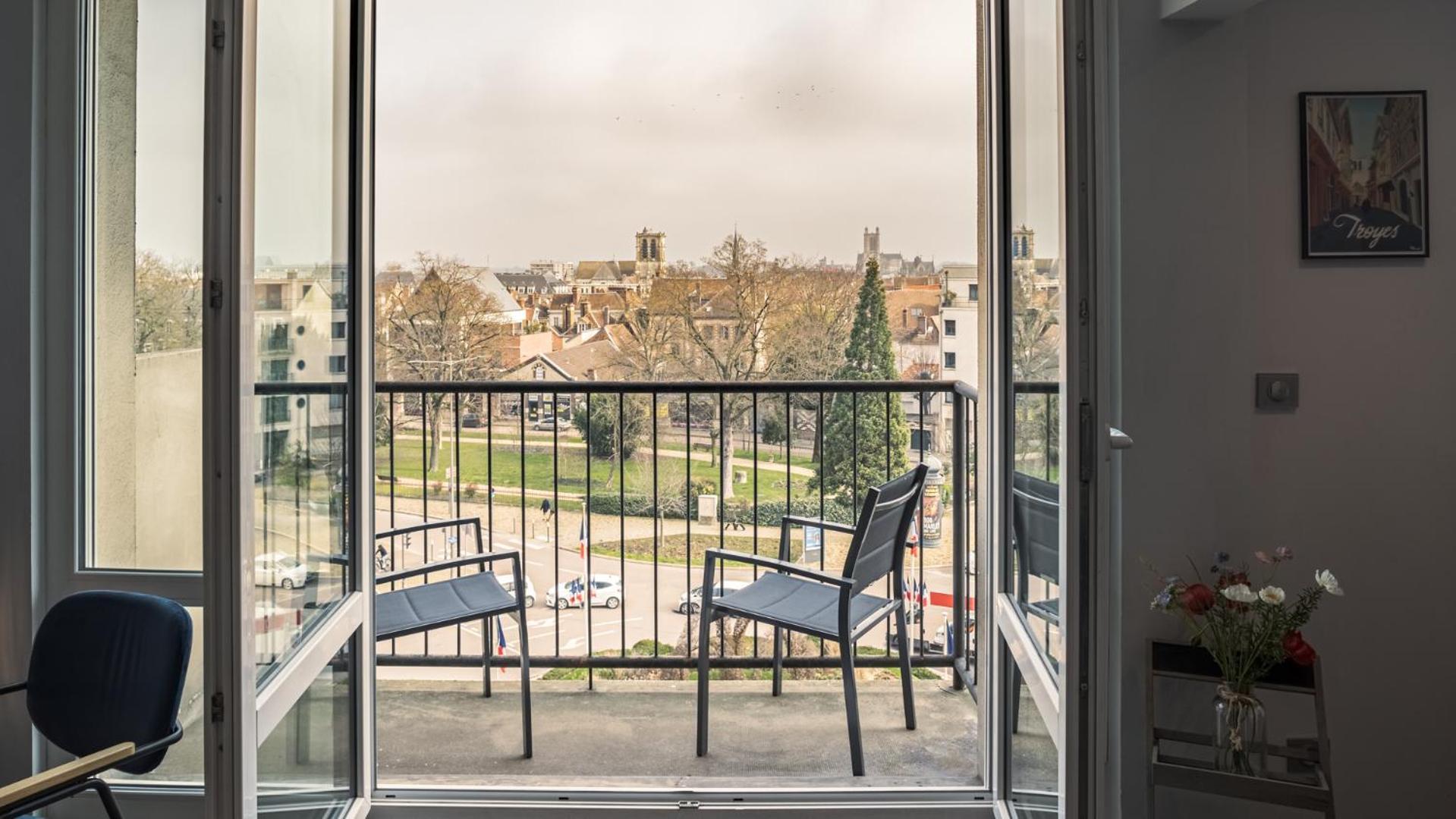 Apartamento Le Balcon Troyen - Proche Hypercentre - 4 Pers. Troyes Exterior foto
